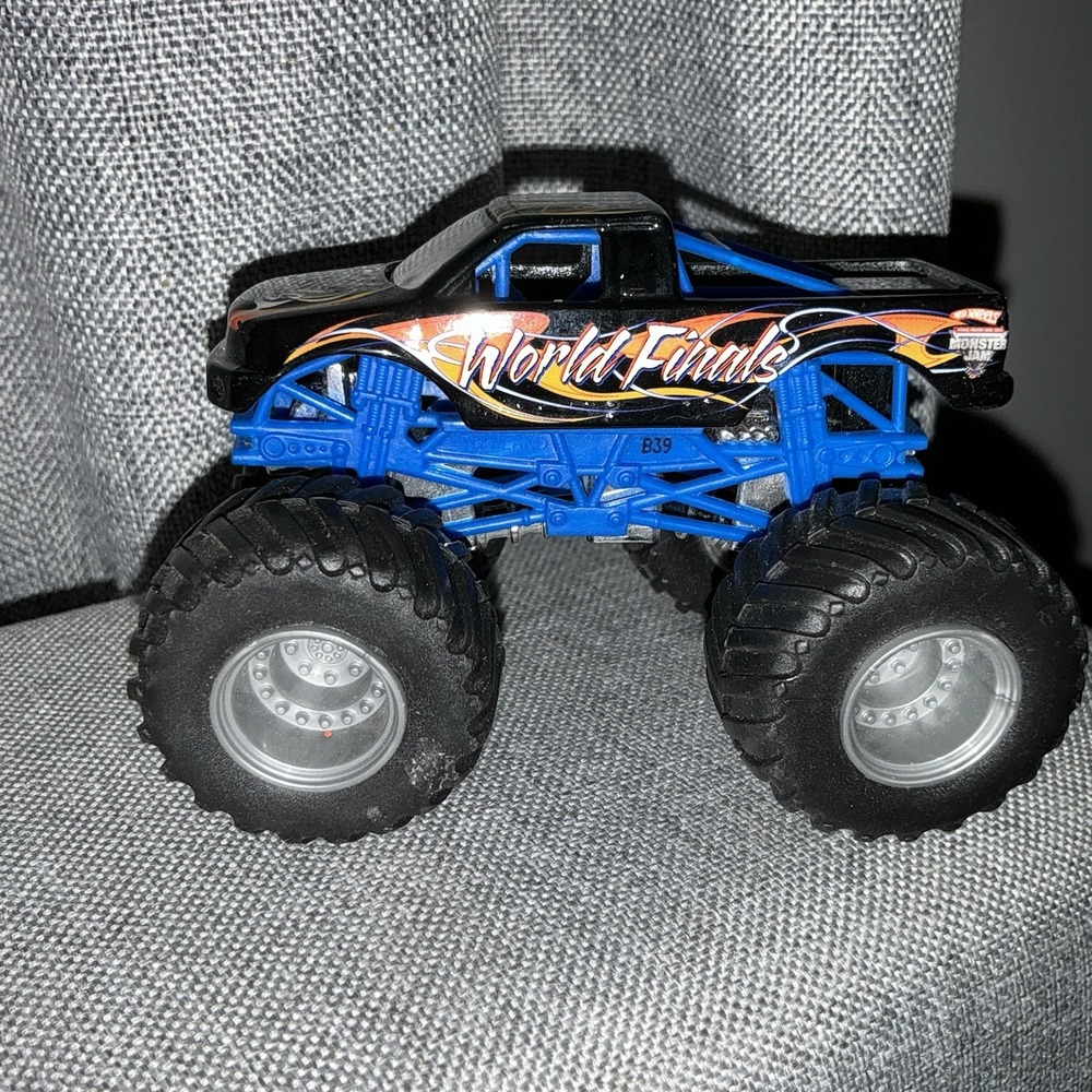 Hot Wheels Monster Jam World Finals Monster Truck 1:64